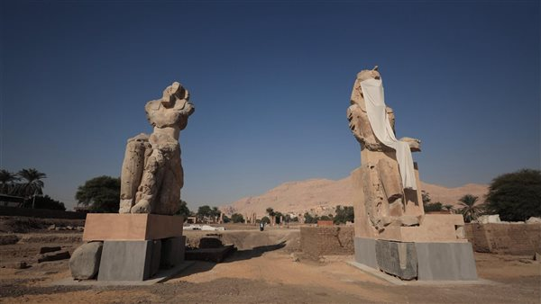 رفع تماثيل أمنحتب الثالث بعد ترميم استثنائي يعيد بهاء المعبد