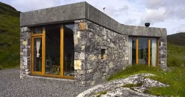 منزل عشبى منخفض التكلفة يحصد لقب منزل العام 2025