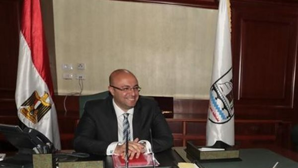 محافظ بني سويف يناقش صحة مبادرة رئاسية لعلاج سوء التغذية بين الطلاب