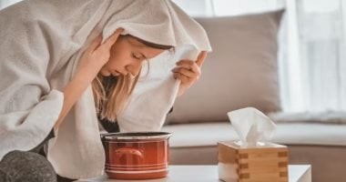 كيف تنام براحة وأنت عندك زكام أو انسداد الأنف؟ طرق سهلة لتطبيقها