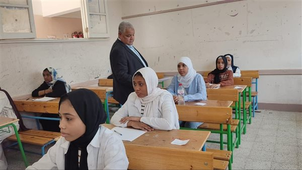 4 يناير بدء امتحان نصف العام للمواد غير الأساسية و10 للمواد الأساسية