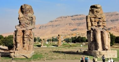 مصر تعزز جهود جذب السياحة بعد ترميم تمثالي ممنون بالأقصر