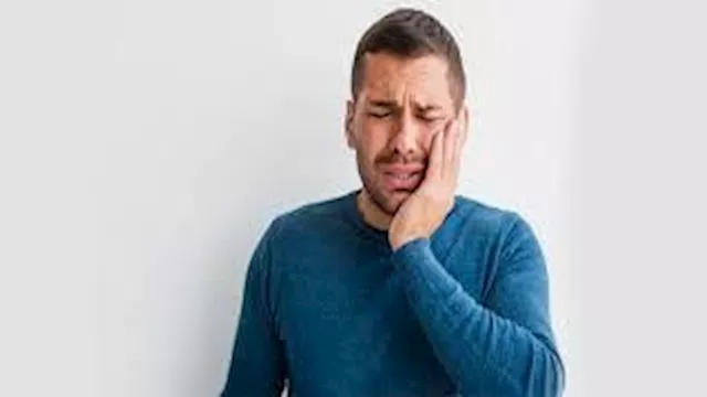 دراسة تحذر من عادات يومية تضر سمع المراهقين