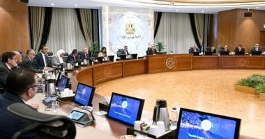 رئيس الوزراء يحث رجال الأعمال على مضاعفة استثماراتهم فهناك فرص واعدة