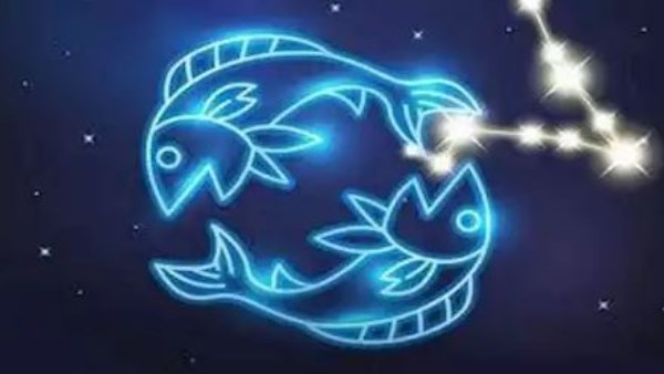 برج الحوت: حظك اليوم الإثنين 15 ديسمبر 2025 وتجنّب الشرود الذهني