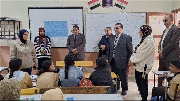 مدير تعليم القاهرة يتفقد سير العملية التعليمية بمدارس الزاوية