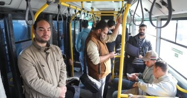 إقبال على الأتوبيس الترددي بعد عزل الحي بالطريق الدائري