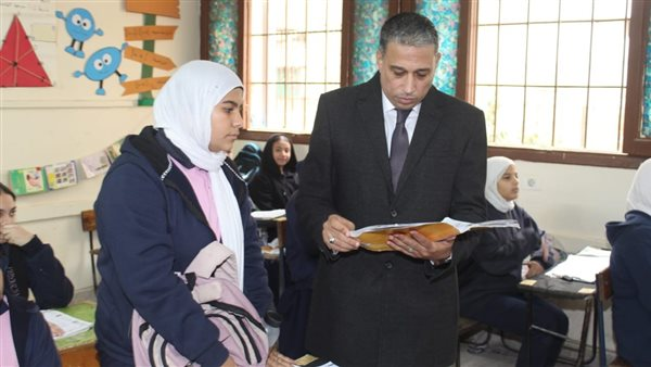 مدير تعليم الجيزة: الانضباط ليس إجراءً مؤقتًا خلال زيارة مفاجئة لمدارس العمرانية
