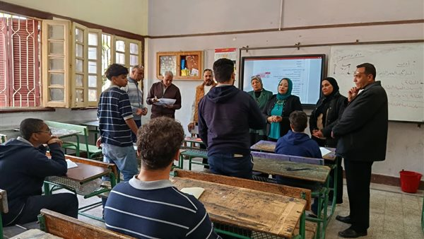 وكيلة مديرية التعليم بالقاهرة تزور مدارس إدارة الزيتون