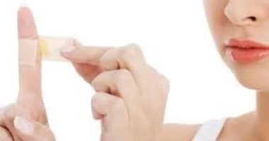 لماذا يكون جرح الورقة أشد إيلاما رغم بساطته؟