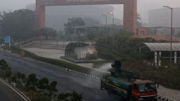 السلطات الهندية تفرض إجراءات صارمة ضد المركبات الملوثة للبيئة