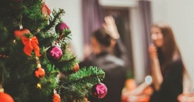 أخطاء الإتيكيت عند استقبال الضيوف في رأس السنة