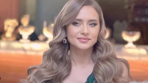 في عيد ميلادها الخمسين.. إطلالات نيللي كريم أثارت الجدل