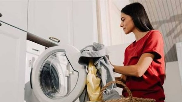 استعادة ألوان الملابس الباهتة: نصائح فعالة