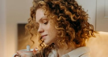 4 أبراج تبتعد عن وسائل التواصل الاجتماعي، من بينها السرطان