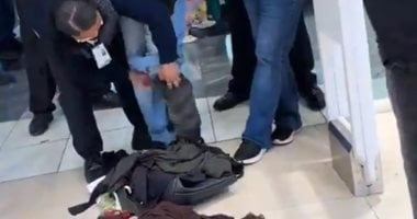 ضبط امرأتين حاولتا سرقة ملابس بإخفائها أسفل ملابسهما في المكسيك