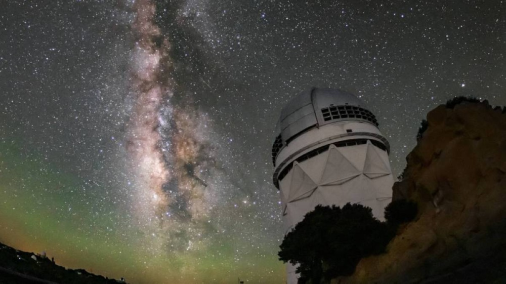 هل يتجه الكون نحو الانسحاق الشديد؟ جدل علمي حول طبيعة الطاقة المظلمة