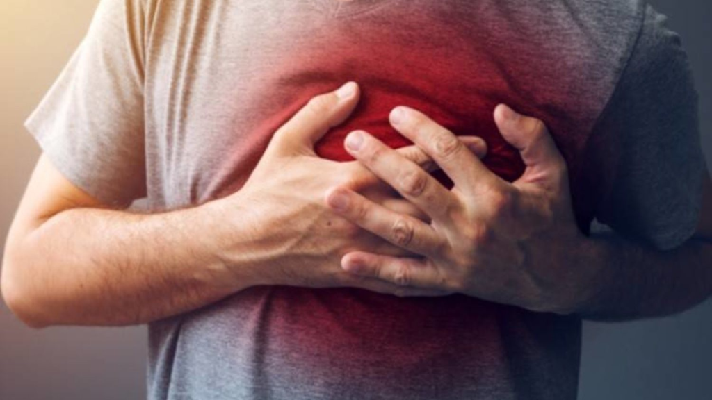 لا تستهين بالشتاء.. جمال شعبان يحذر من مخاطر البرد على القلب والدورة الدموية