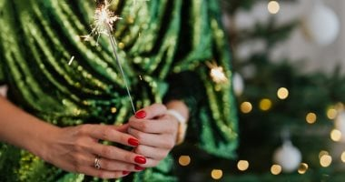 أفضل 5 ألوان لإطلالتك في رأس السنة من الأسود إلى الأخضر الزمردي