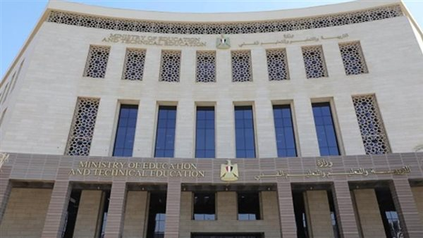 وكيل تعليم الجيزة يتفقد لجان الامتحانات بالعجوزة والدقي