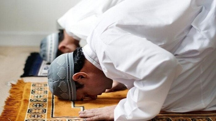 موعد أذان العشاء ومواقيت الصلاة اليوم الثلاثاء 30 ديسمبر 2025