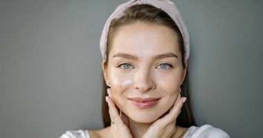 5 زيوت طبيعية تحمي البشرة من جفاف الشتاء