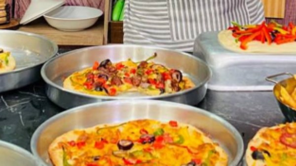 طريقة تحضير فطير وش بيتزا خطوة بخطوة