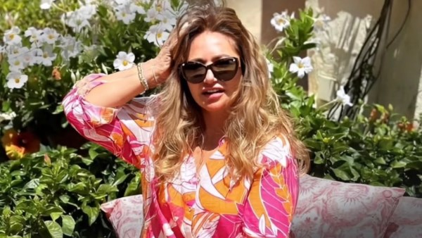 عيد ميلادها 64… إطلالات أثارت جدل لـ ليلى علوي