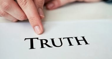 4 أبراج تختار الصراحة والوضوح في 2026 وترهق المراوغة برج الحمل