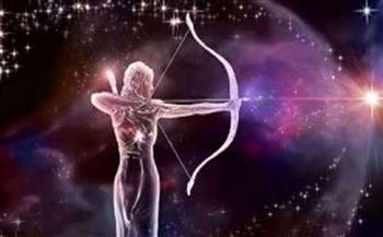 برج القوس: حظك اليوم الثلاثاء 6 يناير 2026 - ساعد زميلك في العمل - أفكار جديدة