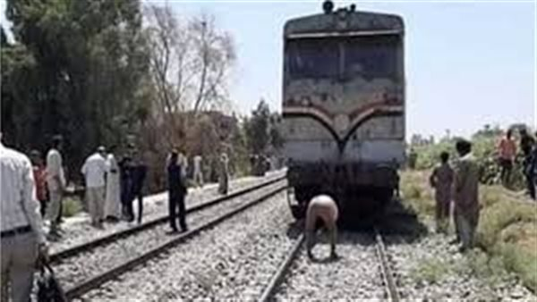مصرع طالب صدمه قطار قرب مزلقان الشعارنة بسوهاج