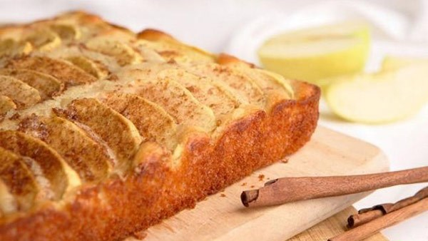 كيك صحي بالتفاح والقرفة