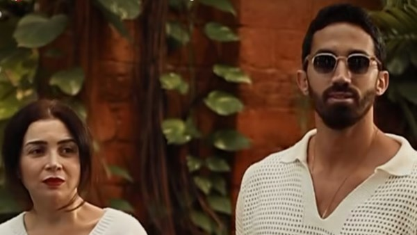 بسيطة وأنيقة مي عز الدين مع زوجها من إسكندرية