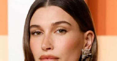 6 خطوات مكياج محترف على طريقة هايلي بيبر لإطلالة جذابة