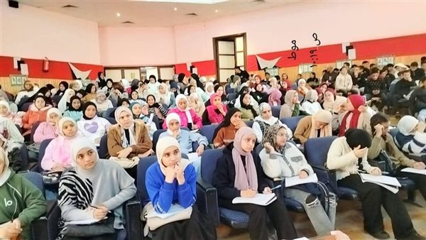 تعليم الوادي الجديد ينفذ مراجعات نهائية لطلاب الشهادة الإعدادية