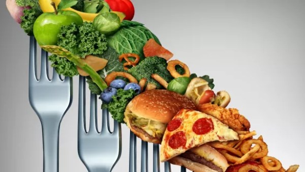 احذر: 3 عادات غذائية وحياتية تقودك إلى السمنة بصمت