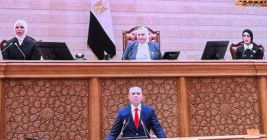 عبلة الهوارى أكبر الأعضاء سناً تستهل أولى جلسات مجلس النواب الجديد