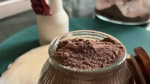 بودرة الهوت شوكليت في البيت: مشروب شتوي دافئ