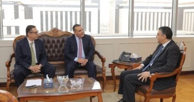 اجتماع حكومي لتعزيز منظومة الإمداد والتموين الطبي