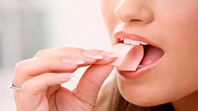 هل العلكة تعزز التركيز وتخفف التوتر؟