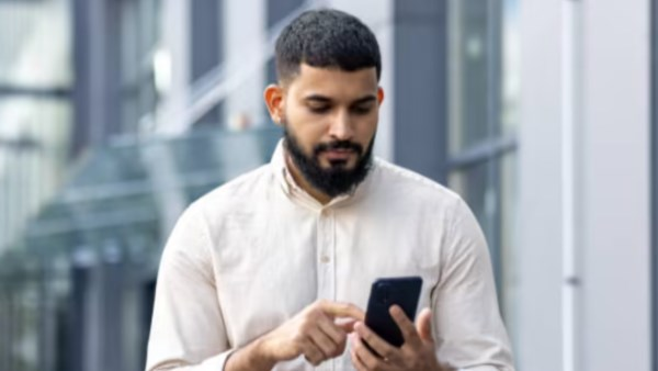 طبيبة تحذر من وباء جديد ينتشر عبر الهاتف المحمول