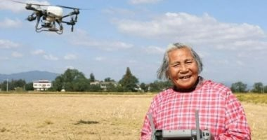 جدة صينية تخطف الأضواء بطائرات بدون طيار في الزراعة