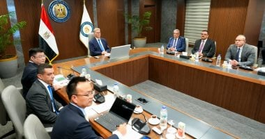 وزير البترول يبحث مع شينج فا استثمار 2 مليار دولار في فوسفات