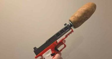 تسجيل بطاطس ككاتم صوت يثير جدل القوانين الأمريكية