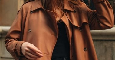 تفسير حلم المعطف: معنى ألوانه ودلالته النفسية