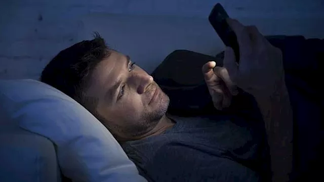 5 أطعمة تجنبها قبل النوم وأبرزها البيتزا