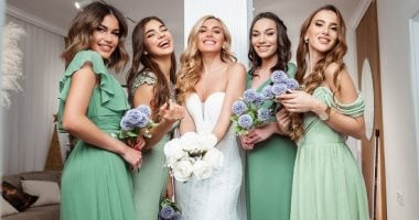 لون الكرنبى موضة 2026: فساتين الشتاء والصيف المبهجة