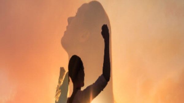 كيف تكسبين ثقتك بنفسك خلال أسبوع واحد؟ 7 خطوات عملية لتغيير حياتك