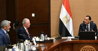 رئيس الوزراء يلتقى رئيس شركة بوينج لبحث تعزيز وتطوير الشراكة القائمة