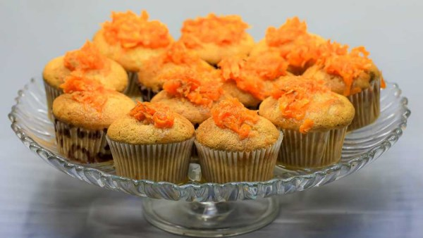 كب كيك بالجزر والقرفة: صحي ولذيذ